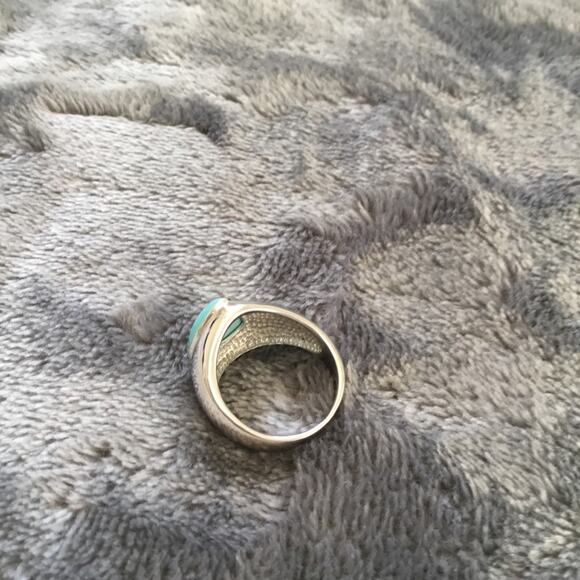 Sterling Silver Blue Stone Ring - Picture 6 of 9